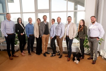 charter advisory tým