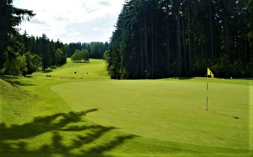 Verejna Golfova Hriste V Cr (Golf Club, 18jamkové hřiště, Klíčové vlastnosti, Klub disponuje) Verejna Golfova Hriste V Cr
